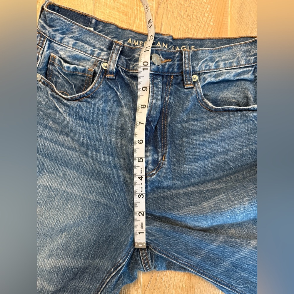 American Eagle Blue Relaxed Mom Jeans 4L - Picture 9 of 9